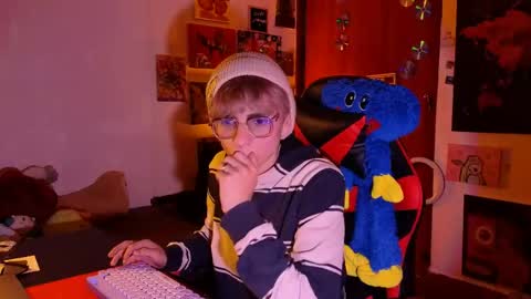 Snapshot of theprince_red chatting on April 16, 2026, 7:58 pm Matt independent model online show from April 16, 2026, 7:58 pm