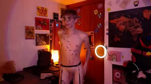 Snapshot of theprince_red chatting on April 16, 2026, 9:39 pm Matt independent model online show from April 16, 2026, 9:39 pm