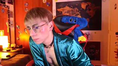 Snapshot of theprince_red chatting on April 21, 2026, 1:42 am Matt independent model online show from April 21, 2026, 1:42 am