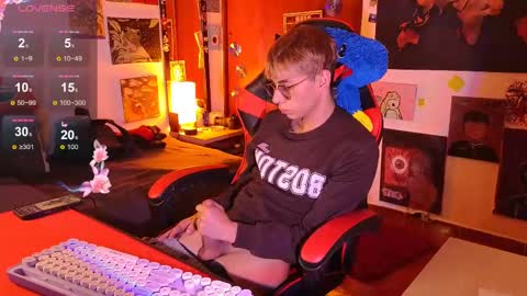 Snapshot of theprince_red chatting on April 27, 2026, 8:40 pm Matt independent model online show from April 27, 2026, 8:40 pm