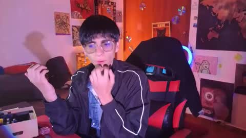 Snapshot of theprince_red chatting on May 8, 2026, 9:20 pm Matt independent model online show from May 8, 2026, 9:20 pm