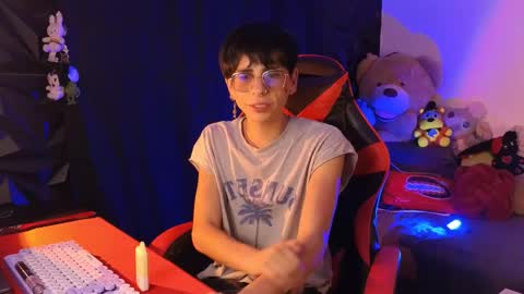 Snapshot of theprince_red chatting on May 14, 2026, 8:37 pm Matt independent model online show from May 14, 2026, 8:37 pm