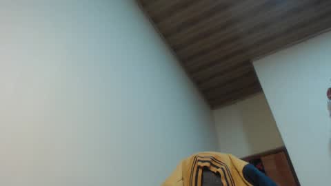 Snapshot of therazhanen chatting on January 18, 2025, 5:20 am Santiago Enrique online show from January 18, 2025, 5:20 am