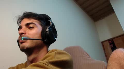 Snapshot of therazhanen chatting on September 10, 2025, 4:45 am Santiago Enrique online show from September 10, 2025, 4:45 am