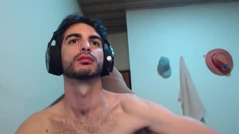 Snapshot of therazhanen chatting on November 20, 2025, 5:51 am Santiago Enrique online show from November 20, 2025, 5:51 am