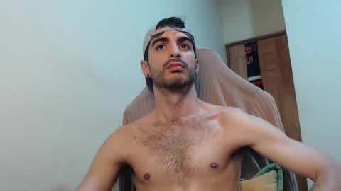 Snapshot of therazhanen chatting on November 30, 2025, 4:38 am Santiago Enrique online show from November 30, 2025, 4:38 am