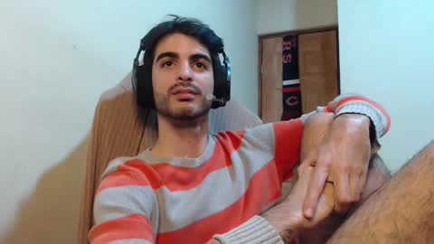 Snapshot of therazhanen chatting on December 5, 2025, 6:22 am Santiago Enrique online show from December 5, 2025, 6:22 am