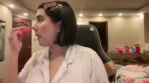 Snapshot of therealcamilabaddie chatting on November 6, 2025, 4:35 am therealcamilabaddie online show from November 6, 2025, 4:35 am