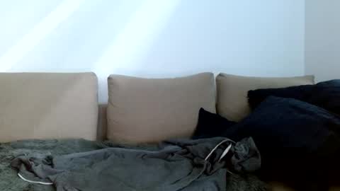 Yoshi online show from December 23, 2024, 6:27 pm