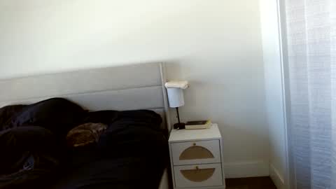 Yoshi online show from November 19, 2025, 6:19 pm