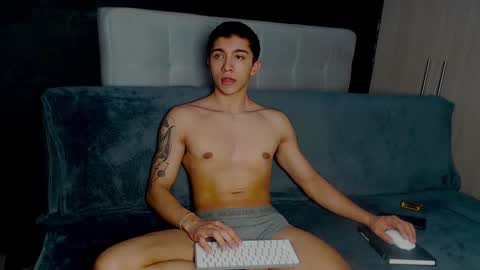thesaint_xxx online show from September 9, 2025, 5:07 am