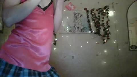 Snapshot of thesillymillie chatting on February 22, 2025, 11:24 pm sillymillie0 online show from February 22, 2025, 11:24 pm