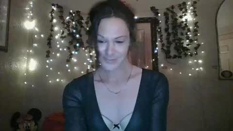 Snapshot of thesillymillie chatting on October 13, 2025, 12:43 am sillymillie0 online show from October 13, 2025, 12:43 am