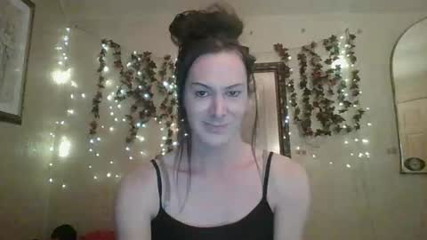 Snapshot of thesillymillie chatting on November 17, 2025, 10:37 pm sillymillie0 online show from November 17, 2025, 10:37 pm