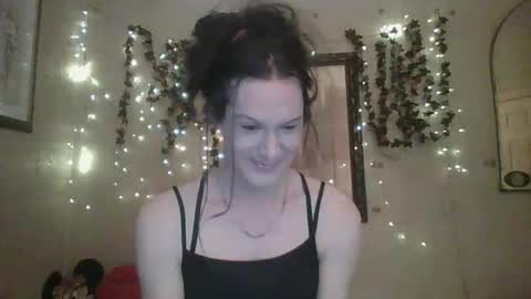 Snapshot of thesillymillie chatting on December 15, 2025, 8:46 pm sillymillie0 online show from December 15, 2025, 8:46 pm