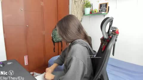 Nicole online show from September 24, 2025, 12:41 pm