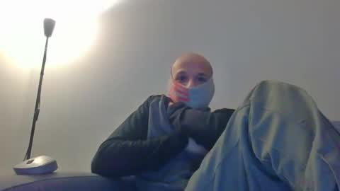 Scarf guy online show from February 18, 2025, 6:37 pm