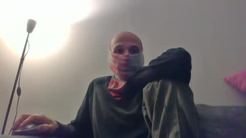 Scarf guy online show from February 20, 2025, 6:24 pm