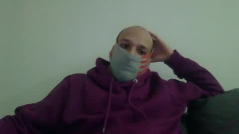 Scarf guy online show from February 24, 2025, 7:09 pm