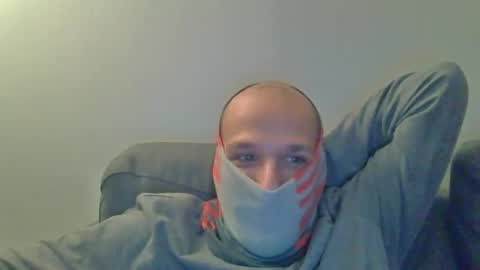 Scarf guy online show from February 25, 2025, 6:20 pm