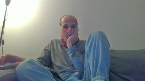 Scarf guy online show from February 28, 2025, 10:28 pm