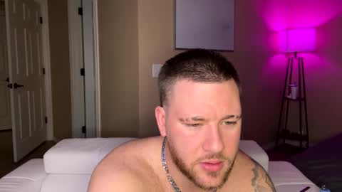 Snapshot of theviberoom chatting on October 1, 2025, 5:41 pm The Vibe Room online show from October 1, 2025, 5:41 pm