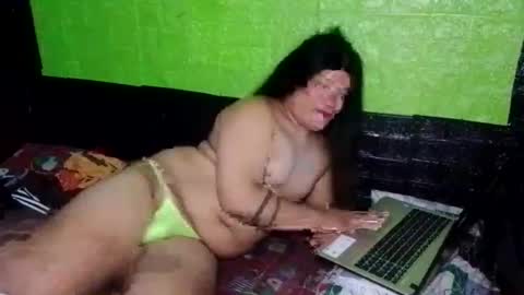 Snapshot of thewildtop chatting on January 4, 2025, 7:02 pm chubbysweetsexybitch online show from January 4, 2025, 7:02 pm
