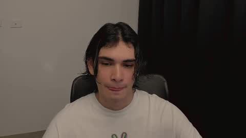 thiaan__ online show from February 14, 2025, 9:32 pm