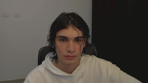 thiaan__ online show from March 5, 2025, 2:25 am