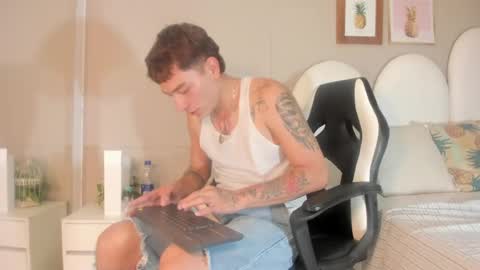 Snapshot of thiago_2003_ chatting on March 24, 2026, 8:14 pm Thiago online show from March 24, 2026, 8:14 pm