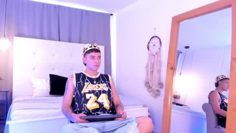 Snapshot of thiago_2003_ chatting on April 1, 2026, 1:41 pm Thiago online show from April 1, 2026, 1:41 pm