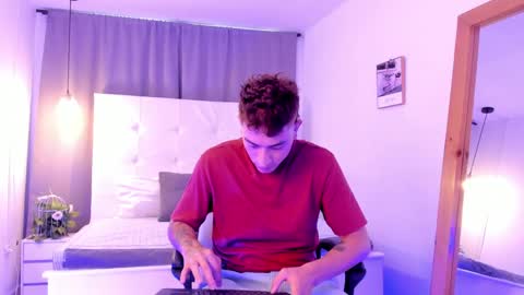 Snapshot of thiago_2003_ chatting on April 10, 2026, 12:10 pm Thiago online show from April 10, 2026, 12:10 pm