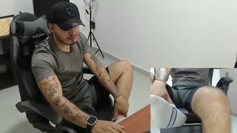 thiago_420 online show from June 25, 2026, 12:54 am