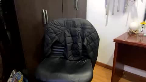 thiago_happy online show from December 23, 2025, 3:48 am