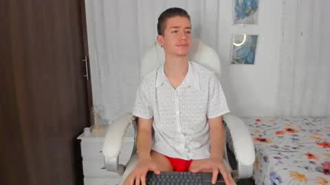 Snapshot of thiago_james69 chatting on September 9, 2025, 12:43 am Manuel online show from September 9, 2025, 12:43 am