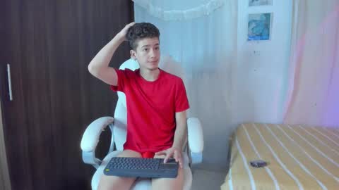 Snapshot of thiago_james69 chatting on November 12, 2025, 5:52 am Manuel online show from November 12, 2025, 5:52 am