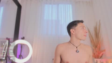 Snapshot of thiago_jones chatting on April 19, 2026, 5:01 pm SanThiago online show from April 19, 2026, 5:01 pm