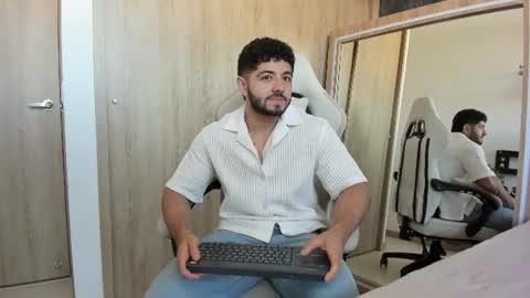 Snapshot of thiago_moretti chatting on July 14, 2026, 9:53 pm THIAGO online show from July 14, 2026, 9:53 pm
