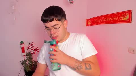 Snapshot of thiago_occonor chatting on December 15, 2025, 4:50 am thiago_occonor online show from December 15, 2025, 4:50 am