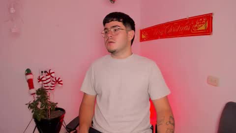 Snapshot of thiago_occonor chatting on December 16, 2025, 6:40 am thiago_occonor online show from December 16, 2025, 6:40 am