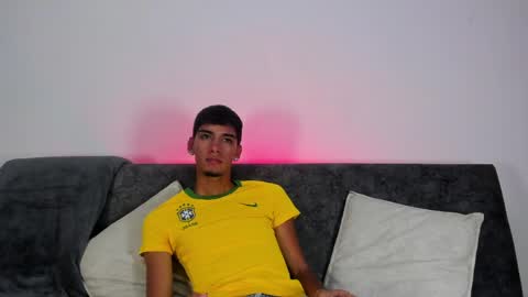 Snapshot of thiago_ortizz chatting on April 4, 2026, 2:54 am Thiago online show from April 4, 2026, 2:54 am