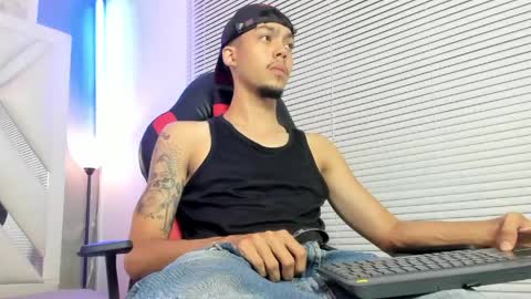 Snapshot of thiago_preston chatting on June 3, 2026, 8:03 pm Thiago online show from June 3, 2026, 8:03 pm
