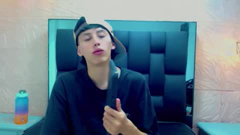 thiago_twink38 online show from November 26, 2025, 5:41 am