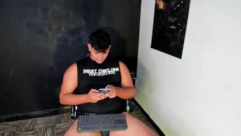 thiago_vibes212 online show from March 1, 2026, 8:33 pm