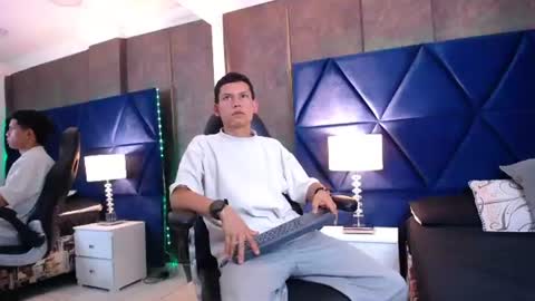 Snapshot of thiagoferrer_ chatting on June 30, 2026, 4:02 am T H I A G O online show from June 30, 2026, 4:02 am