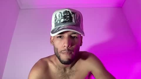 Snapshot of thiagoferreti_ chatting on June 5, 2026, 12:06 am ThiagoFerreti online show from June 5, 2026, 12:06 am