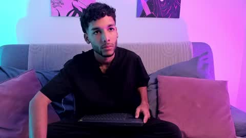 ThiagoFerreti online show from July 9, 2026, 3:32 am