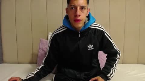 Thiago   online show from March 10, 2025, 9:40 pm