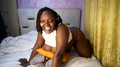 thick_n_flirty online show from May 24, 2026, 3:28 pm