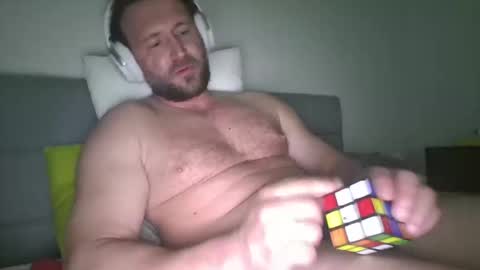 thickboy4yu online show from April 30, 2026, 7:25 am